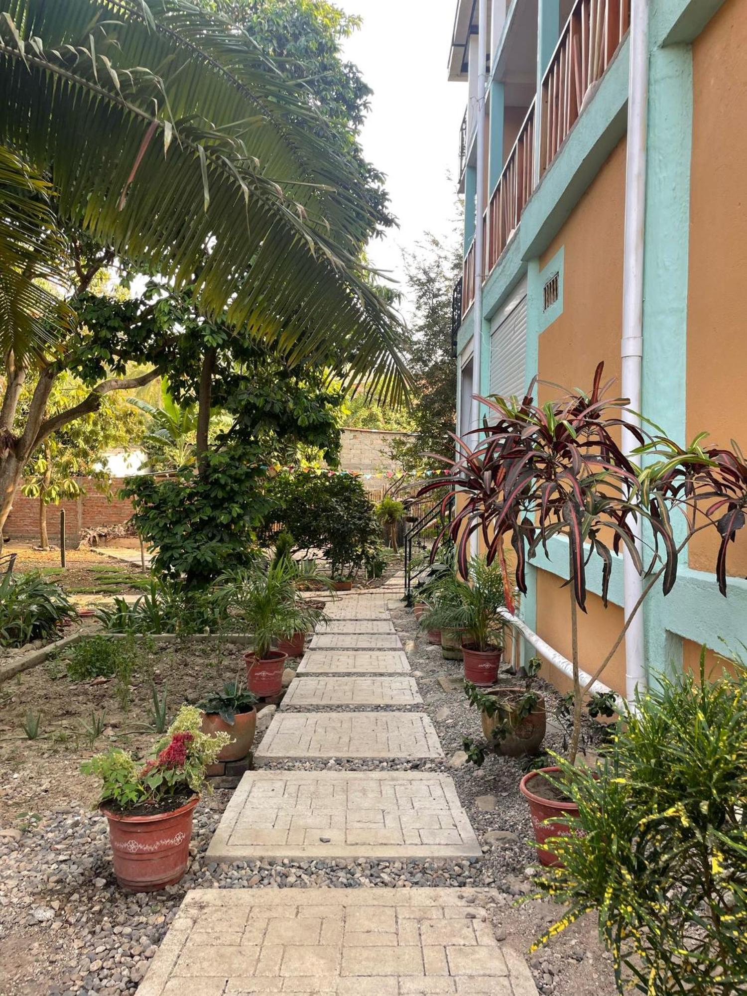 Sistarasta Hotel Palomino Luaran gambar